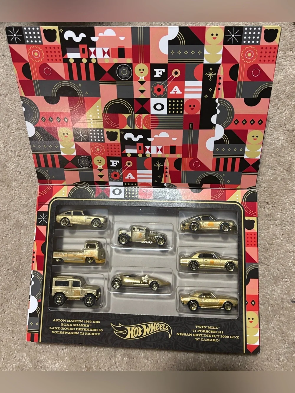 Hot Wheels Gold 8-Car Die-Cast Gift Set - Collector Pack